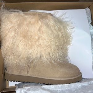 UGG Mongolian Sheepskin Cuff Short
